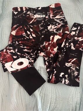 Athletic Girls' Marbled Red & Black Performance Leggings